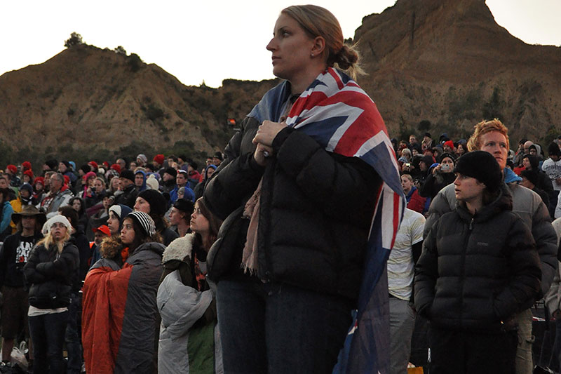 Australians and New Zealanders attending the ANZAC Day ‘pilgrimage’ to Anzac Cove on the Gallipoli peninsular in Turkey in 2012. AAP Image/David Barbeler